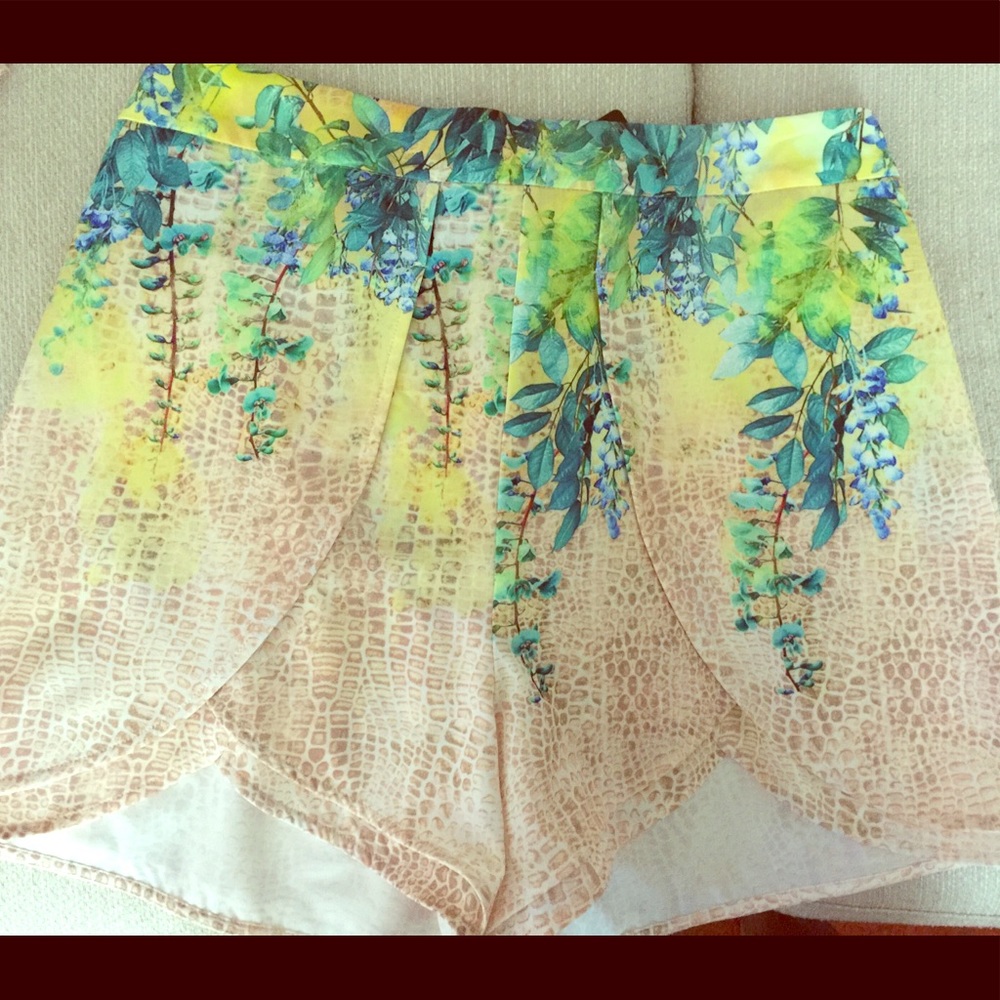 Summer Jungle Fever - Bebe printed shorts